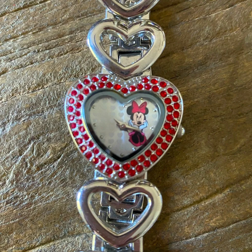 Disney Minnie Mouse Watch - Picture 2 of 4